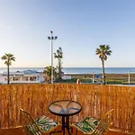 A&n Seafront Promenade With Sea Views *